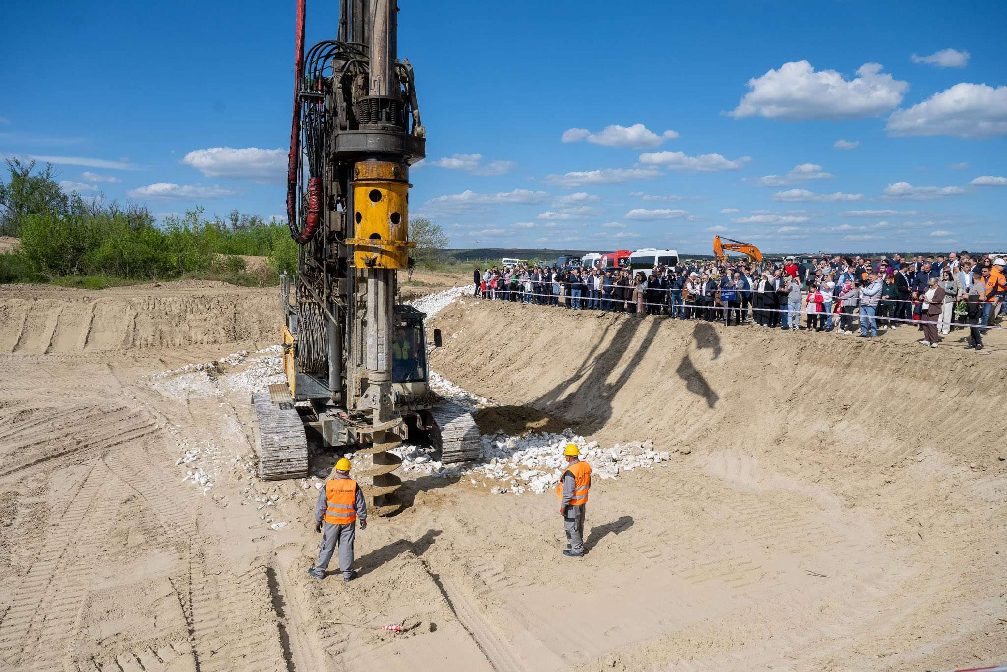 Podul de flori мост цветов Унгены Молдова Румыния строительство моста апрель 2025