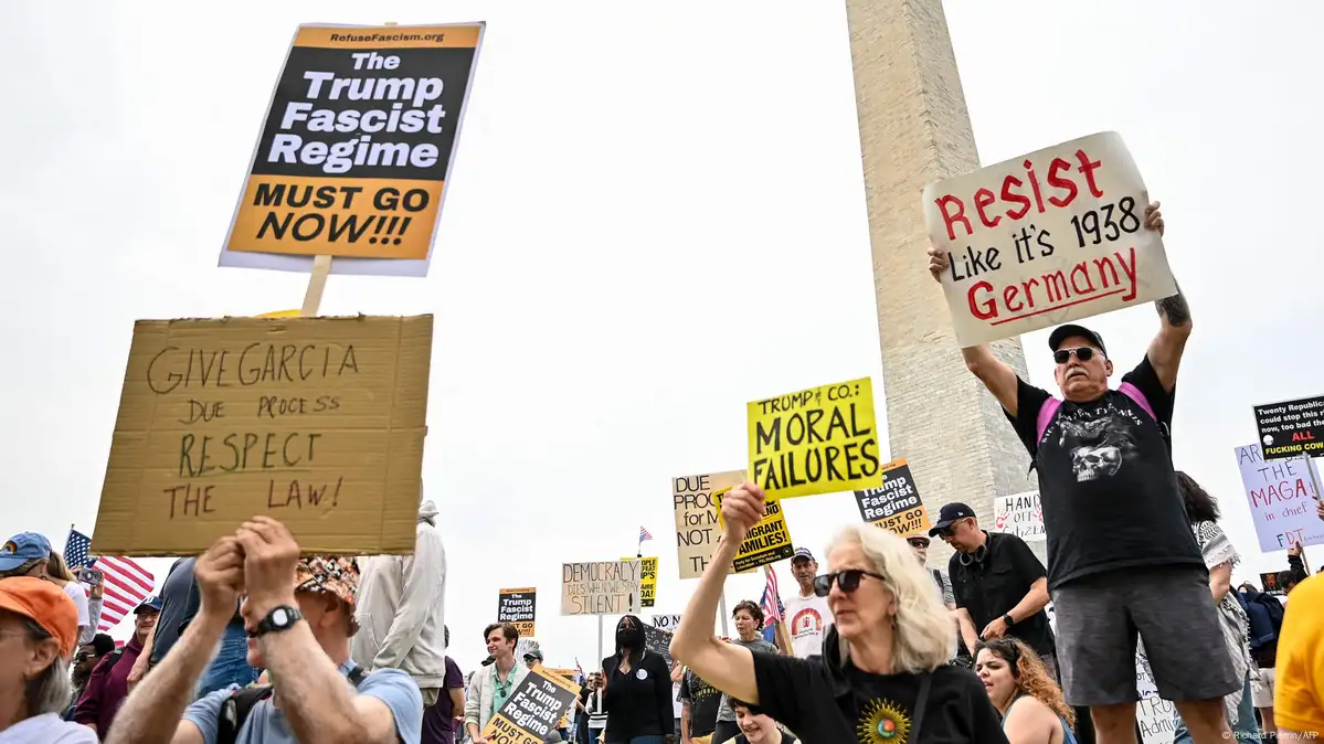 Протест против Трампа 19 апреля