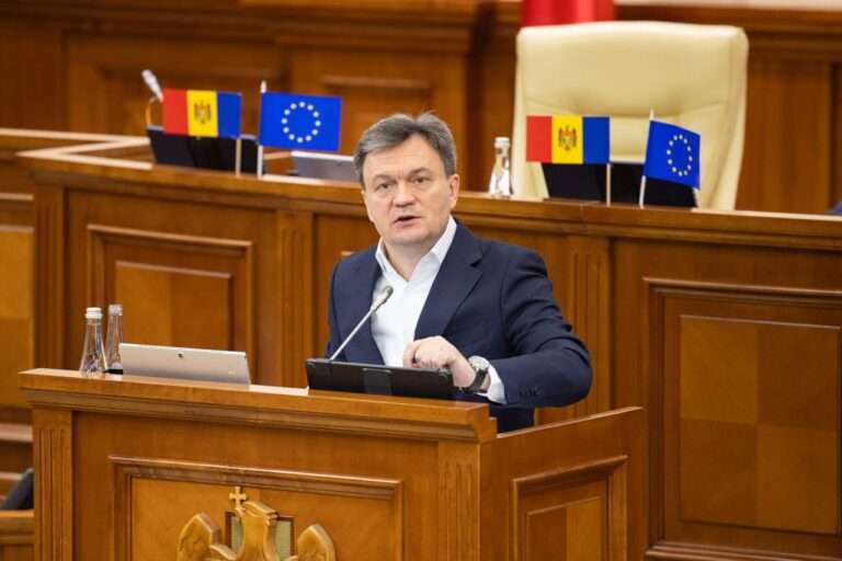 Парламент утвердил инвестиционный бюджет +Plus: 8 млрд леев на поддержку граждан и развитие инфраструктуры