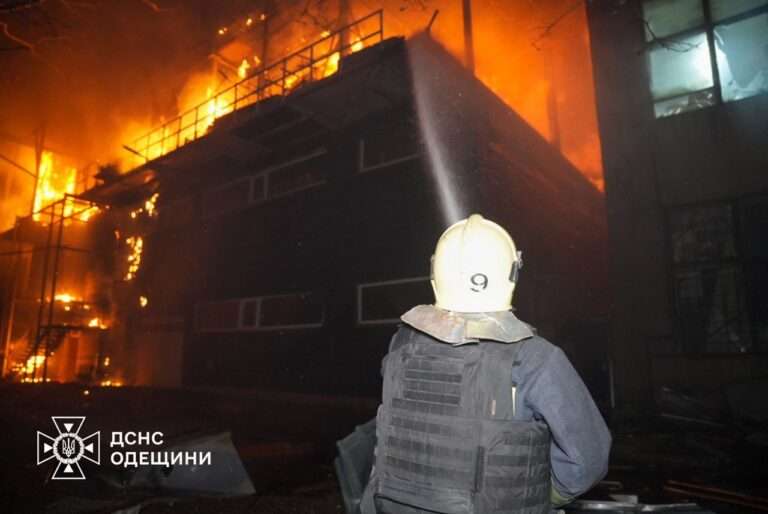 Одесса удар дронами 21 апреля пожар Украины Россия атака шахедов