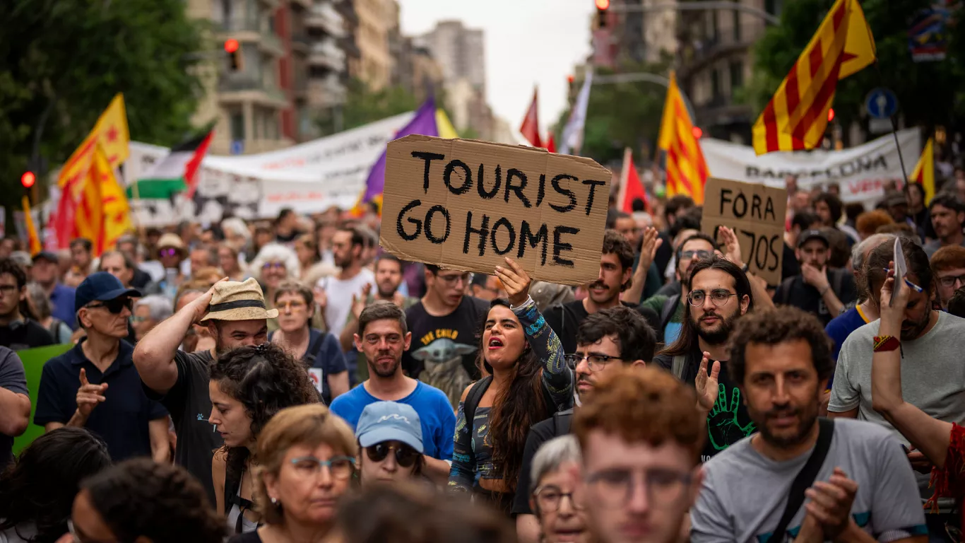 Протест в Барселоне против сдачи жилья туристам