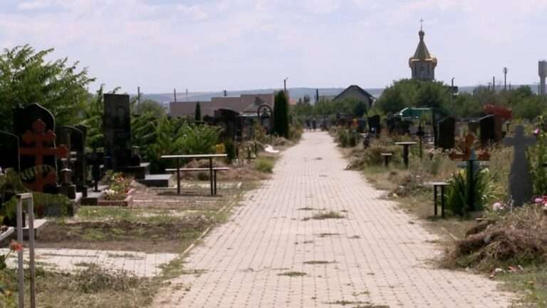Кладбище в Комрате