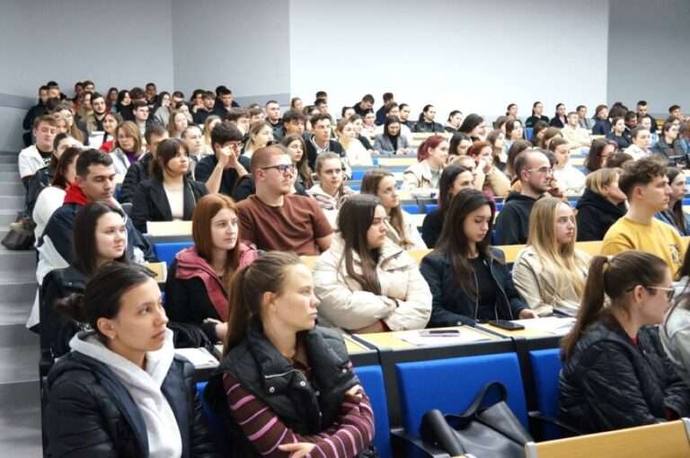 Обучающая сессия для наблюдателей на экзаменах в гимназиях Молдовы