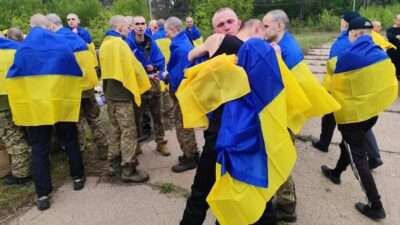 Украинские военнопленные дома