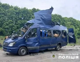 дрон атаковал автобус в Сумской области 17 мая