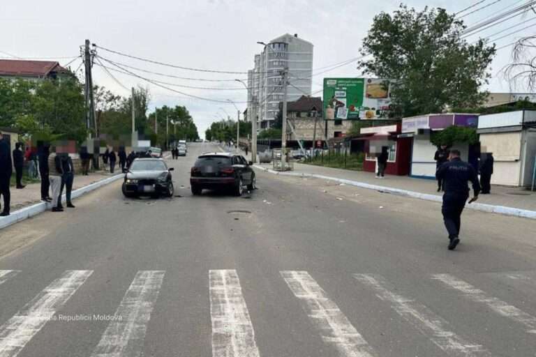 В Комрате пьяный водитель сбил девушку на пешеходном переходе