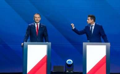 Кандидаты Кароль Навроцкий и Рафал Тшасковский на дебатах в Польше, выборы президента