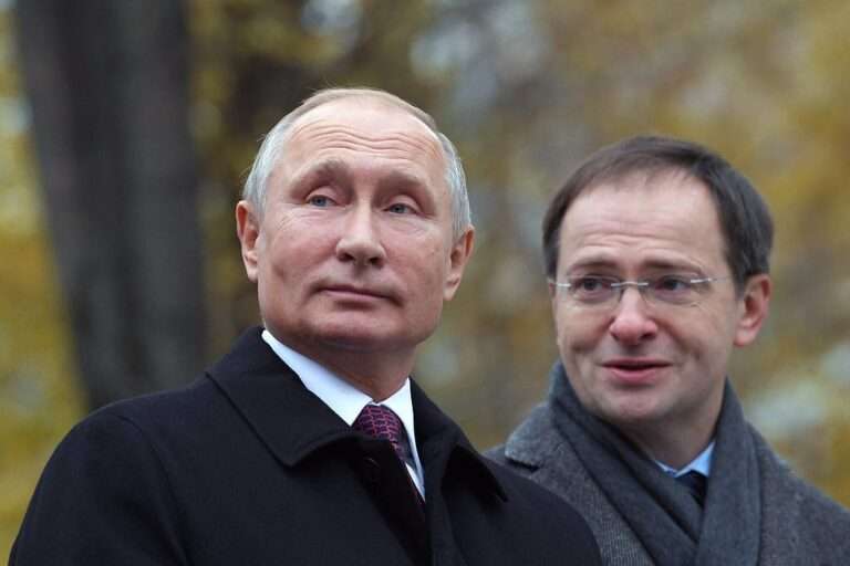 Владимир Путин и Владимир Мединский
