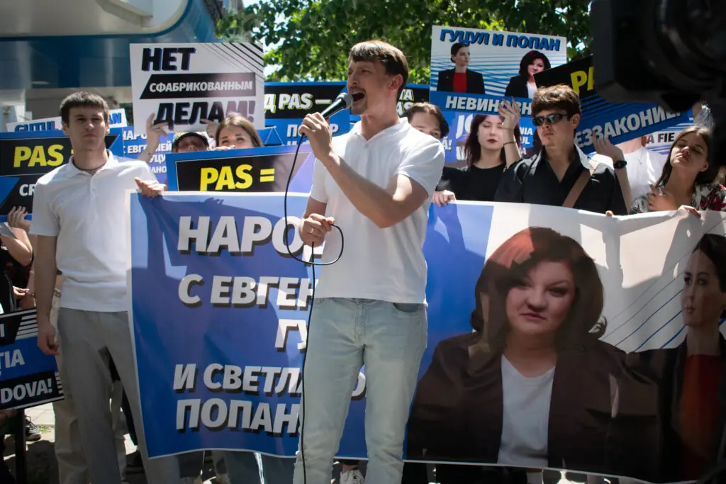 митинг в Буюканского суда