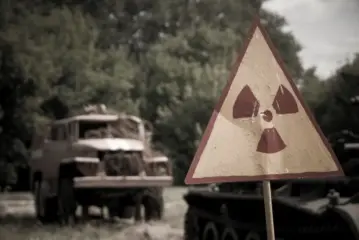 авария в чернобыле: грузовик и знак