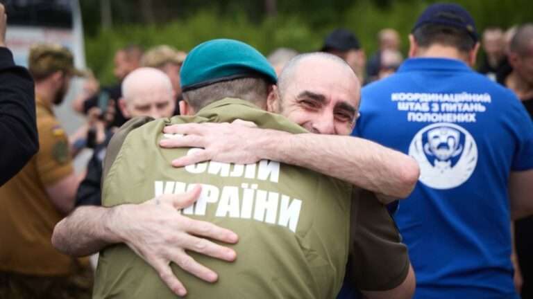 украинские военные вернулись на родину, 12 июня, обмен пленными