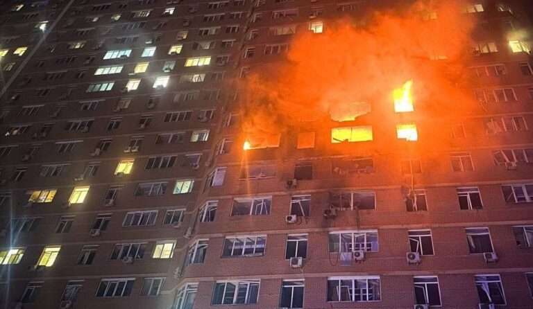 Россия ударила по 21-этажному жилому дому в Одессе