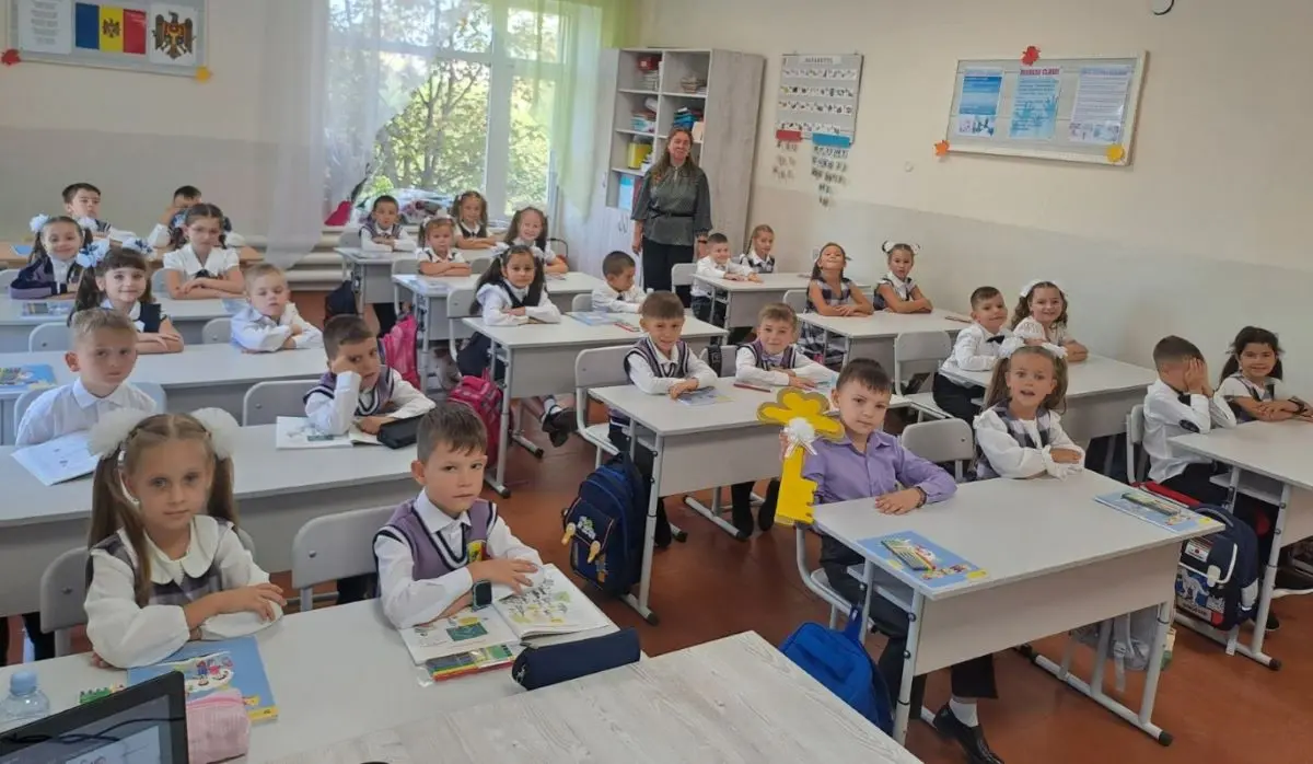 первоклассники в школе в Гагаузии