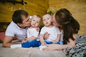 близнецы, тройняшки, пособие, отпуск по отцовству