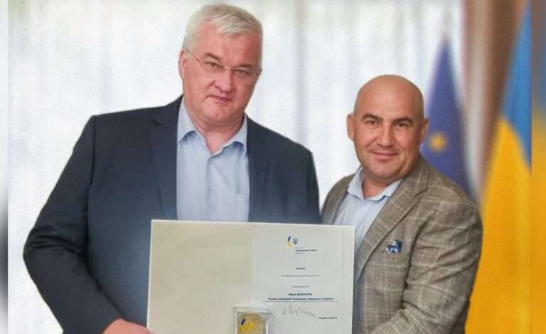 Андрей Сибига и Юрий Димчогло https://www.facebook.c