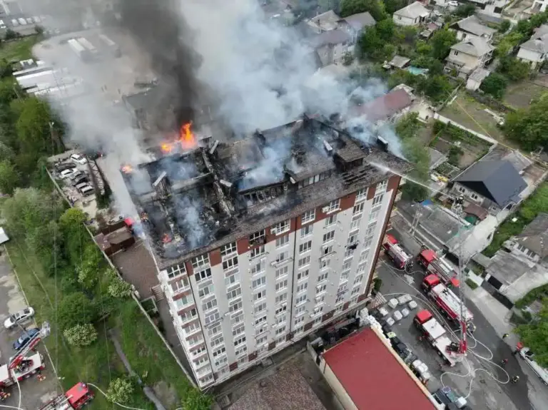 пожар в Дурлаштех, мансарда в огне