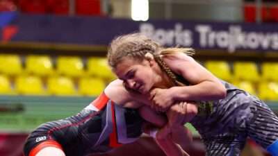 Ирина Терзи на Чемпионате по борьбе для спортсменов до 17 лет в Скопье