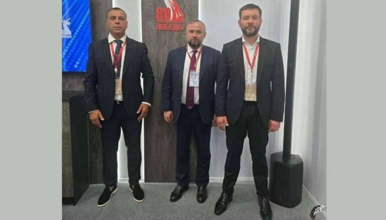 Узун и Петров на форуме в Петербурге