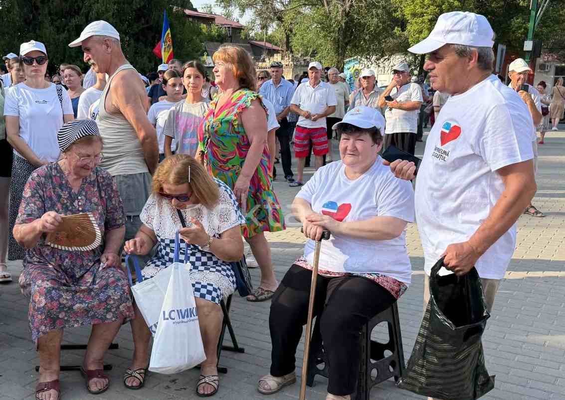 В Чадыр-Лунге шоровская команда организовала митинг в поддержку фигурантки уголовного дела Евгении Гуцул.