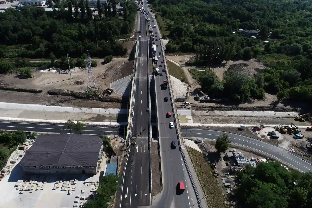 В Кишинёве на Балканском шоссе открыли мост через реку Бык