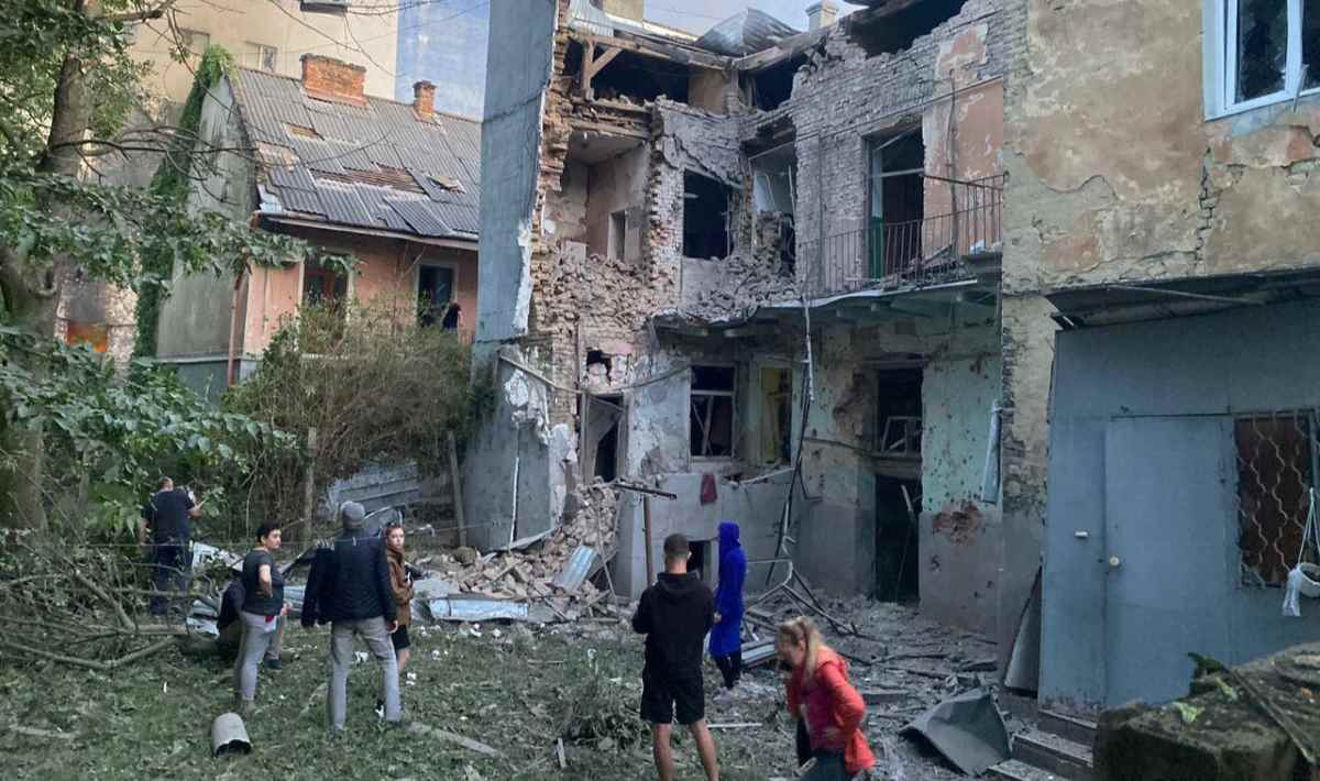 Россия атаковала дронами Львов