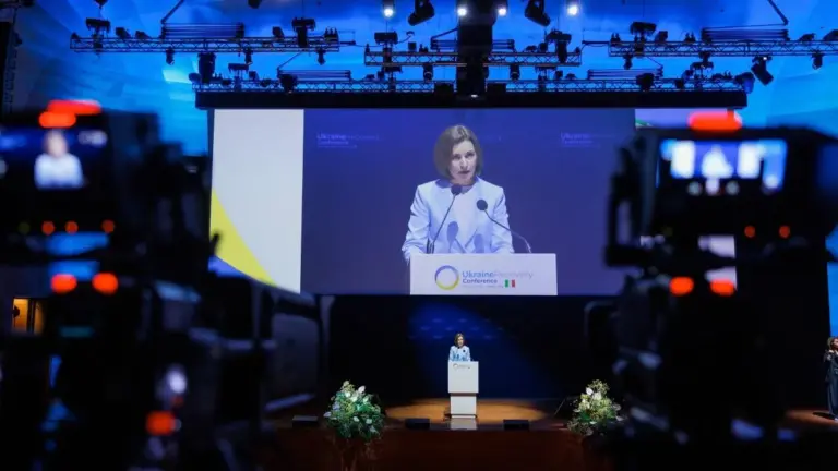 майя санду в риме выступает на конференции по восстановлению украины