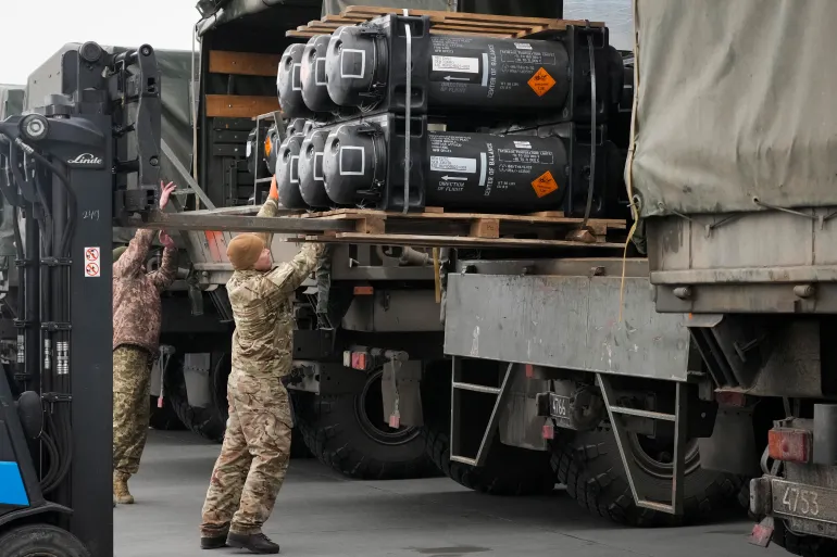 США приостановили поставки боеприпасов, критически важных для обороны Украины