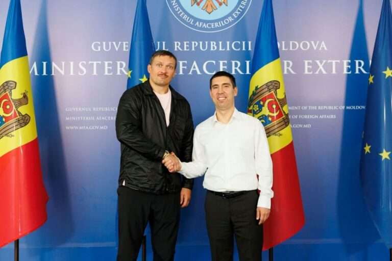 Легендарный украинский боксёр Александр Усик посетил Кишинев