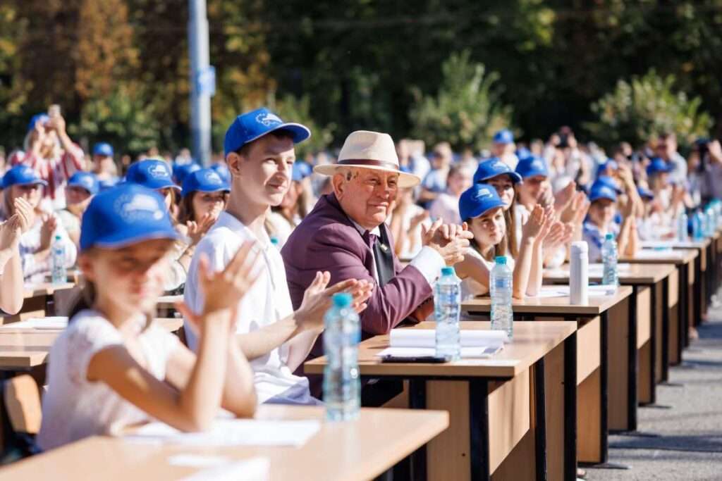 В Большом национальном диктанте в Кишиневе приняли участие более 2000 человек. Мероприятие прошло 31 августа, в День румынского языка,