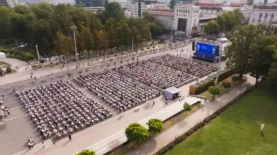 Большой национальный диктант на центральной площади Кишинёва в 2024 году