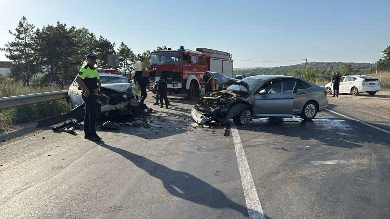 в Сынжерейском районе произошло лобовое столкновение на трассе R-6 Кишинёв — Оргеев — Бельцы, вблизи села Копэчень