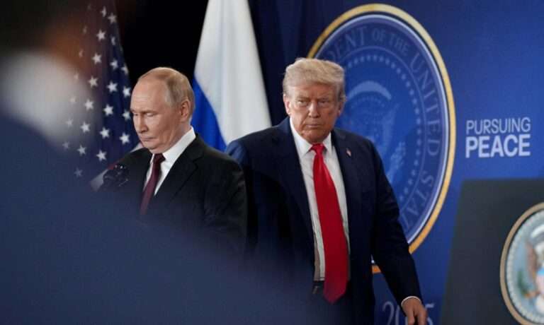 Дональд Трамп встретился с Владимиром Путиным на американской военной базе в Анкоридже
