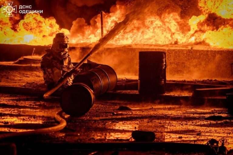 Россия снова ударила по азербайджанской нефтебазе в Украине