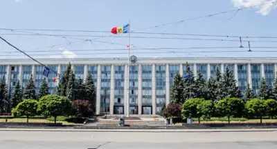 здание правительства Молдовы в Кишинёве