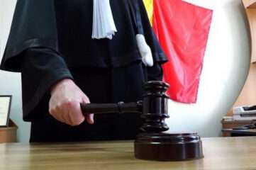 В Кишинёве подсудимый с газовым ключом напал на судью прямо в зале заседаний