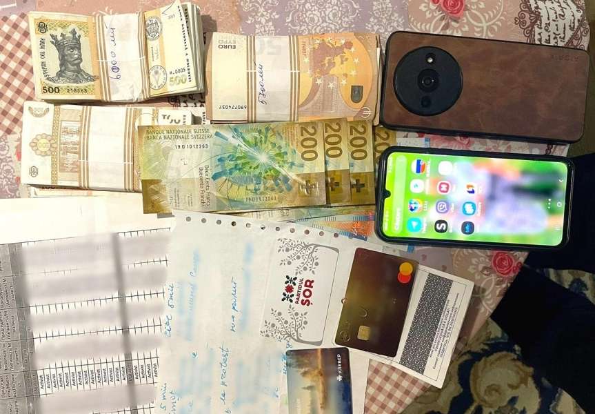 Обыски в Криулянском районе: 9 шоровских лидеров задержаны по подозрению в подкупе избирателей