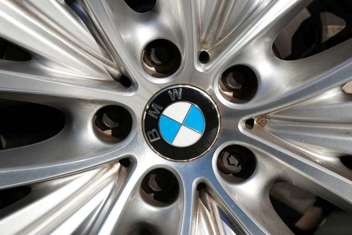 BMW отзывает сотни тысяч автомобилей из-за риска возгорания