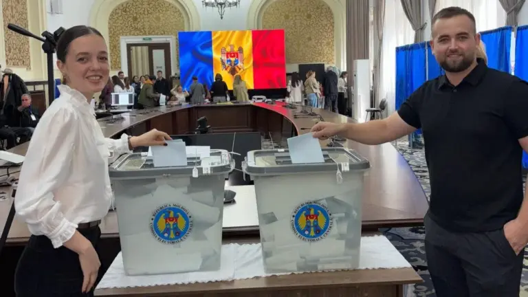 (ФОТО) Молдавская диаспора голосует на парламентских выборах