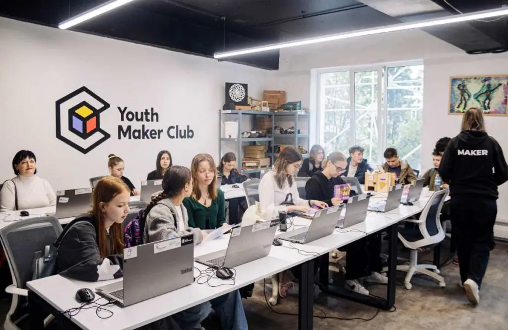 Клуб молодых мастеров (Youth Maker Club) приглашает подростков и студентов, увлечённых технологиями, на бесплатные курсы в Кишинёве, Бельцах, Кагуле и Унгенах. 