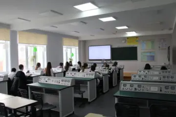 Лицей Эминеску в Комрате
