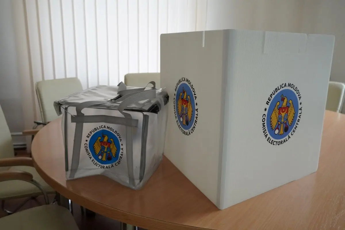 Мобильная урна для голосования в Молдове