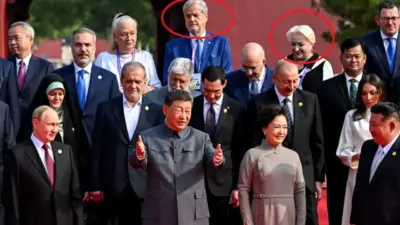 Два экс-премьера Румынии посетили военный парад в Пекине