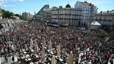 Во Франции масштабные протесты: почти 500 задержанных и транспортный коллапс