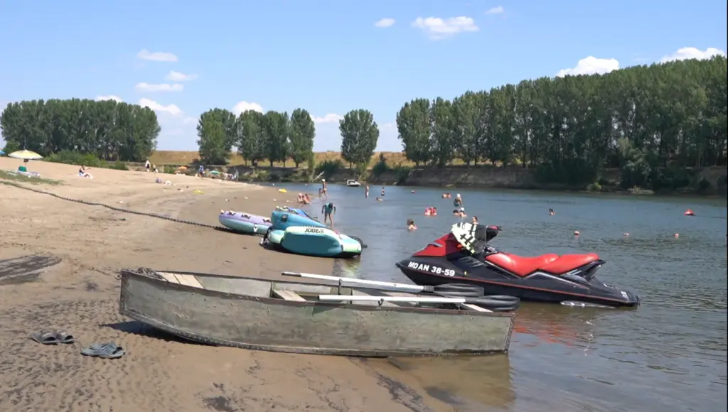 Как кандидат в депутаты связан с пляжным бизнесом в Вадул-луй-Водэ