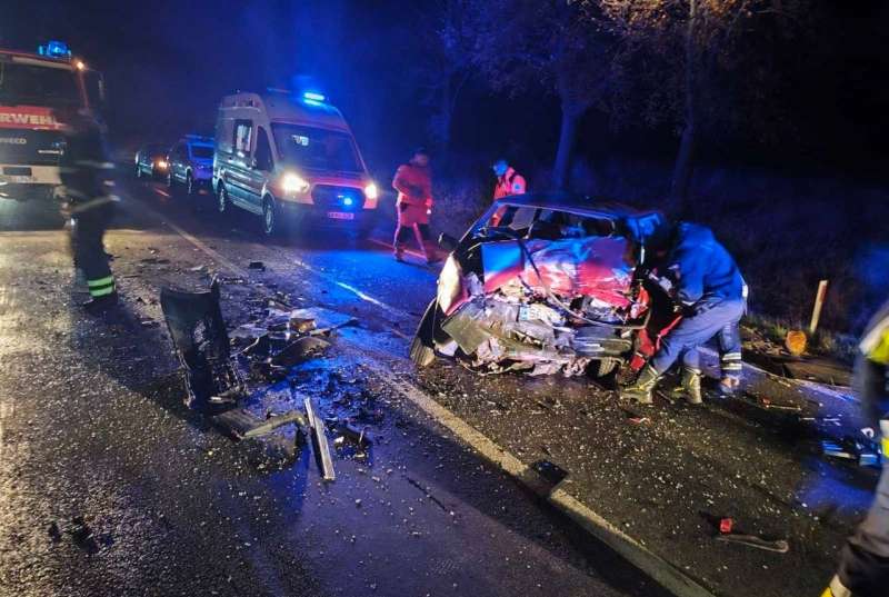 В Сынжерейском районе лоб в лоб столкнулись два авто: погибли два человека