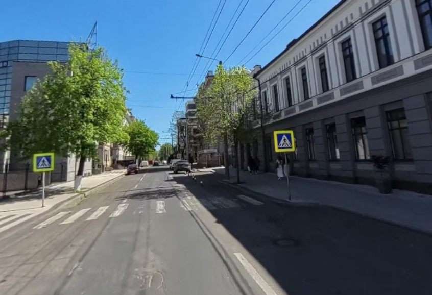 В Кишиневе на три дня ограничили движение в центре — на улице Колумна