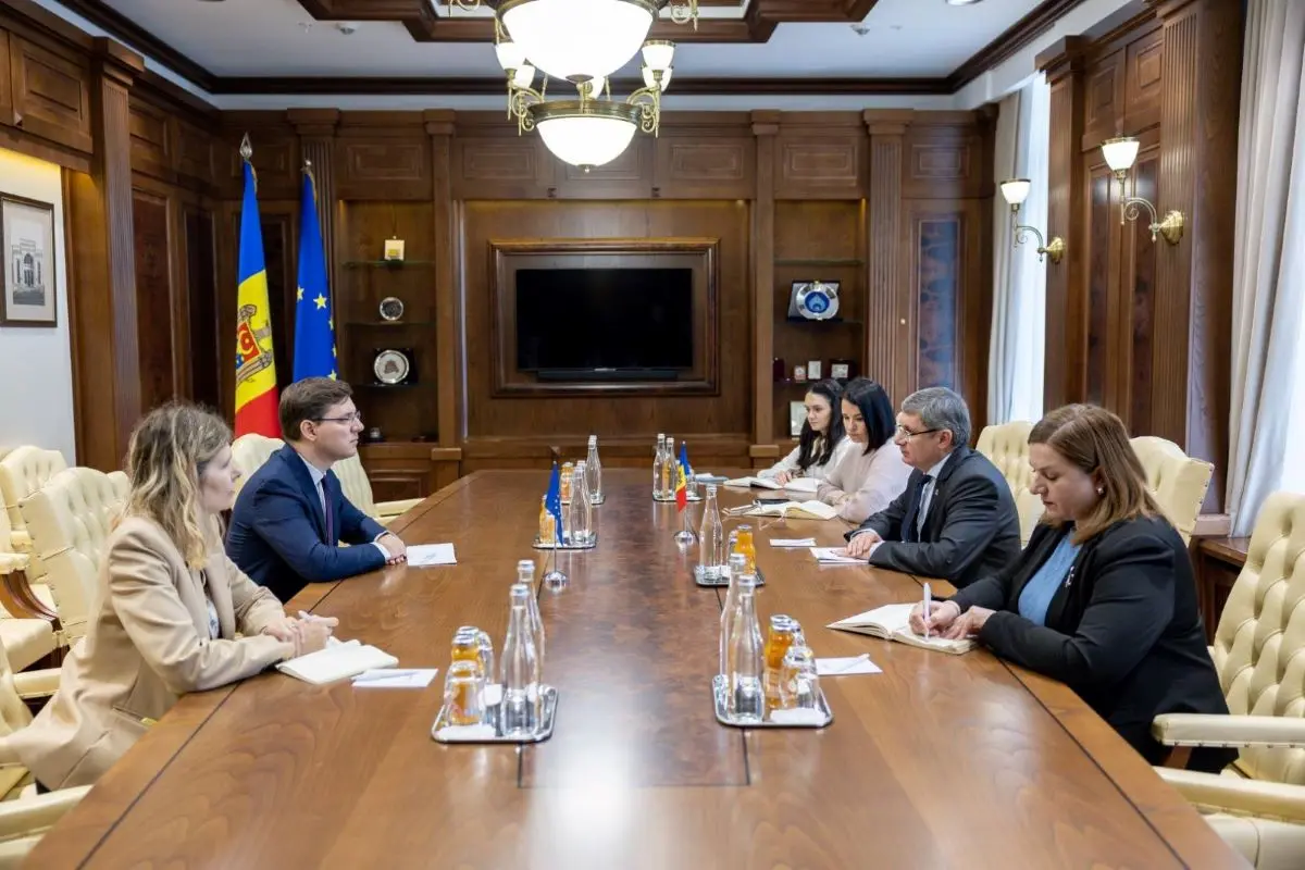 Встреча вице-председателя Европарламента Виктора Негреску и спикера парламента Молдовы Игоря Гросу