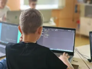 Ученики 9 и 12 классов могут сдать тест на цифровые навыки и получить сертификат