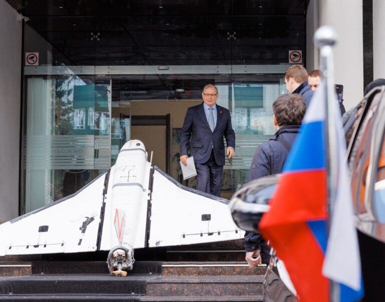 Озерова вызвали в МИД