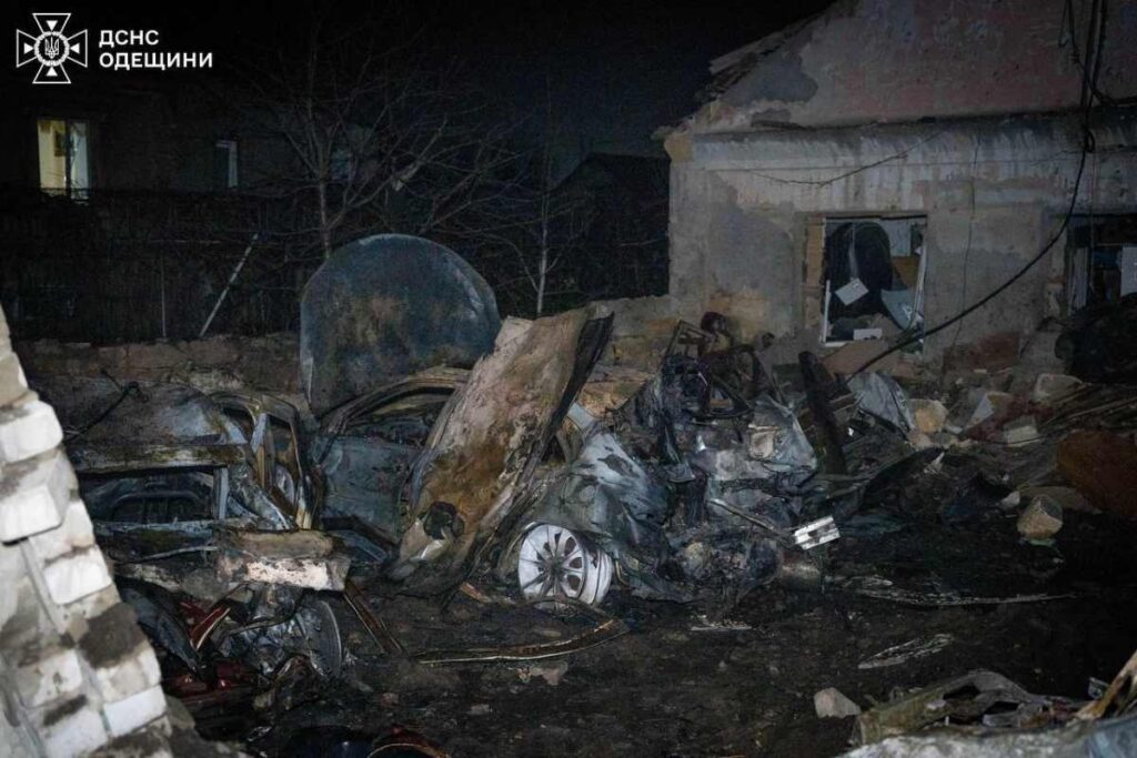 В результате атаки в Одессе пострадали пять человек.